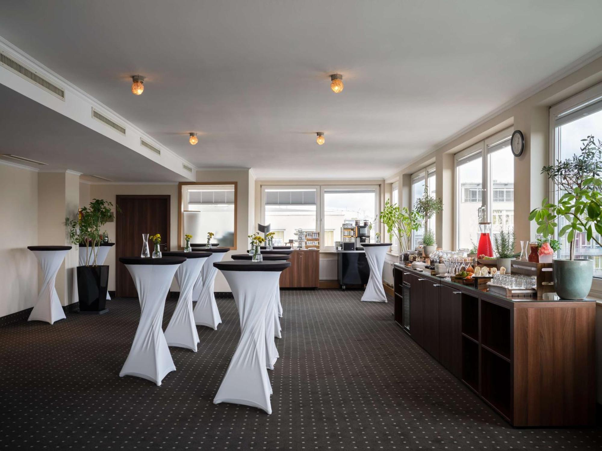 Flemings Hotel Frankfurt Main-Riverside Франкфурт-на-Майне Экстерьер фото