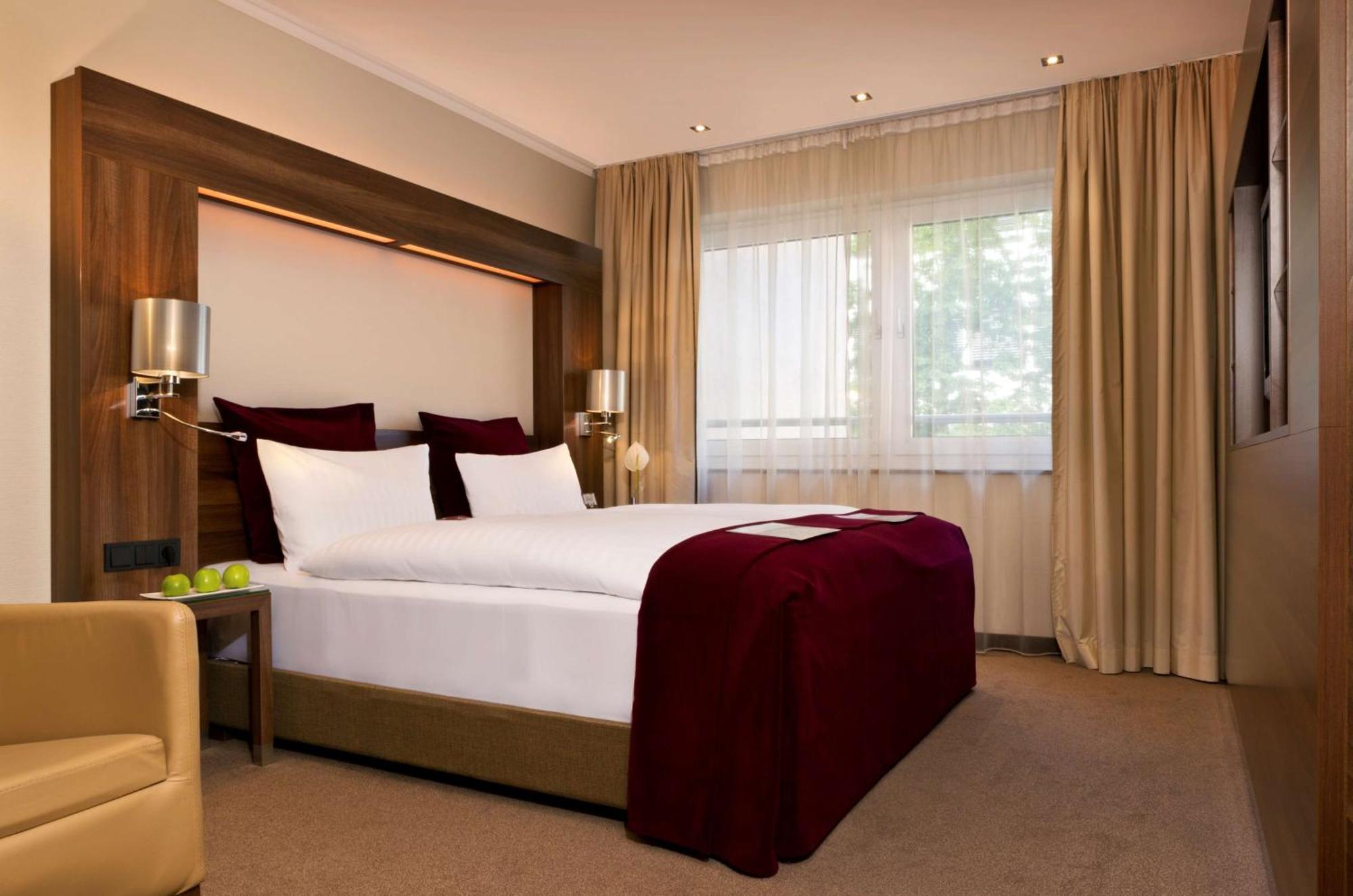 Flemings Hotel Frankfurt Main-Riverside Франкфурт-на-Майне Экстерьер фото